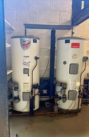 https://canningvalehotwater.com.au/uploads/2025/06/electric-hot-water-system-10198.jpg