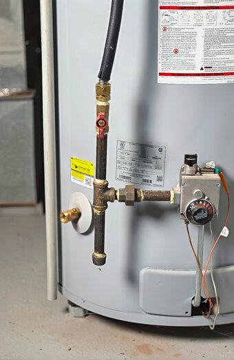 https://canningvalehotwater.com.au/uploads/2025/06/gas-hot-water-system-65811.jpg