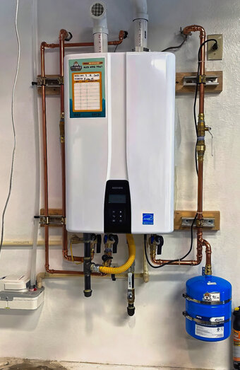 https://canningvalehotwater.com.au/uploads/2025/06/instant-hot-water-systems-42978.jpg